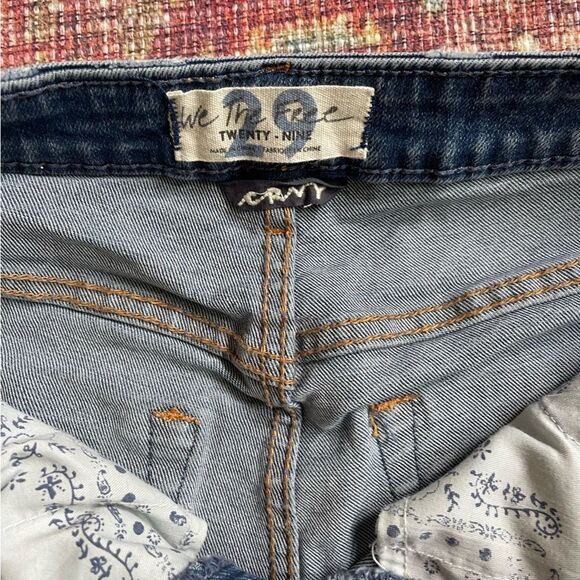 We The Free size 29 CRVY Denim Distressed Women Shorts - Picture 9 of 11